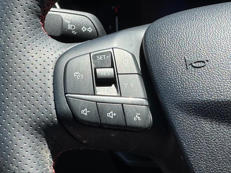 Ford Escape Vehicle Image 16