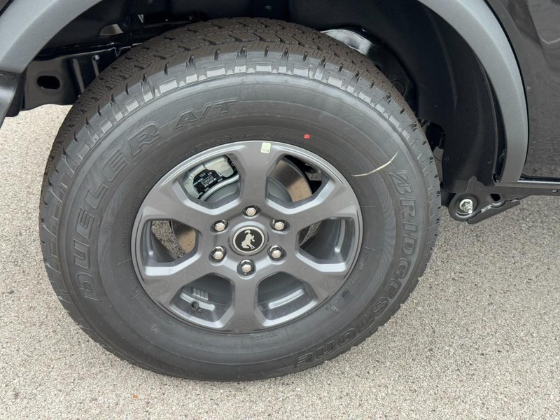 Ford Bronco Vehicle Image 04