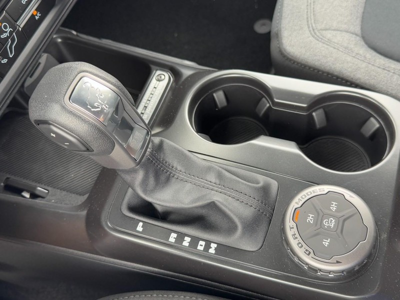 Ford Bronco Vehicle Image 12