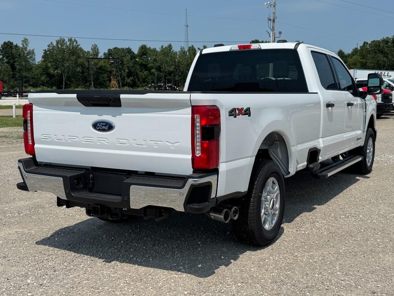 Ford Super Duty F-250 SRW Vehicle Image 03
