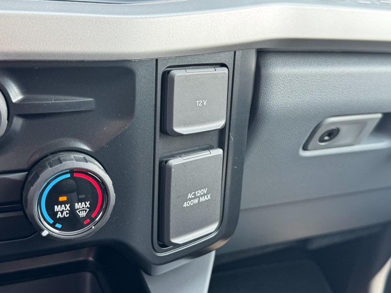 Ford Super Duty F-250 SRW Vehicle Image 12