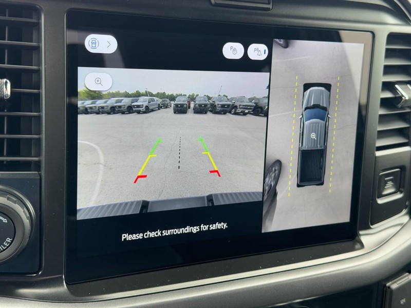 Ford F-150 Vehicle Full-screen Gallery Image 14