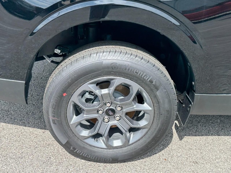 Ford Maverick Vehicle Image 04