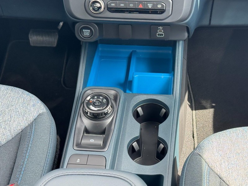 Ford Maverick Vehicle Image 09