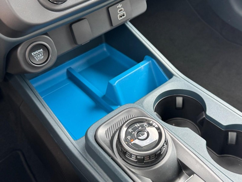 Ford Maverick Vehicle Image 12