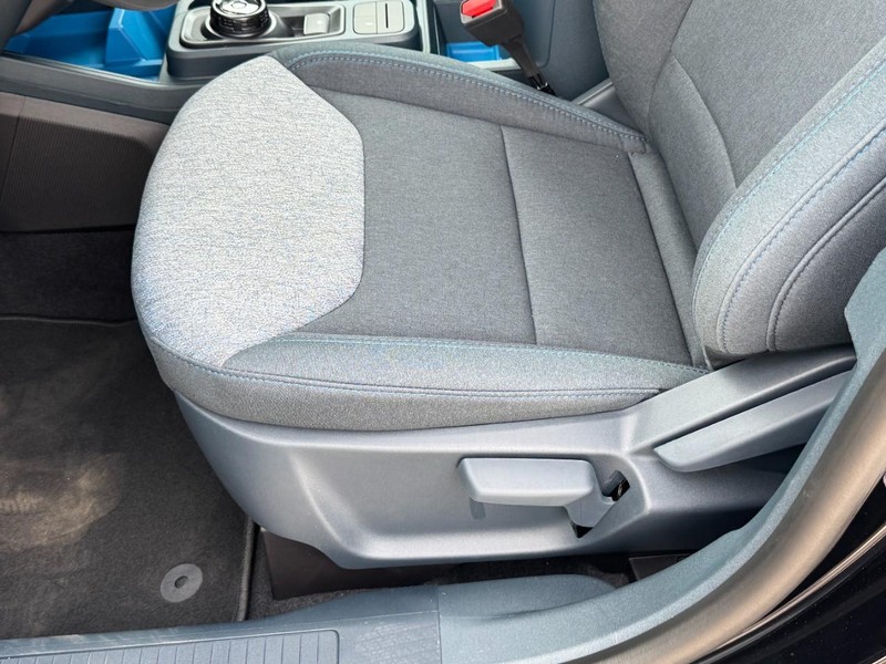 Ford Maverick Vehicle Image 14