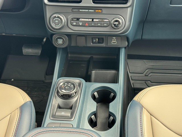 Ford Maverick Vehicle Image 09