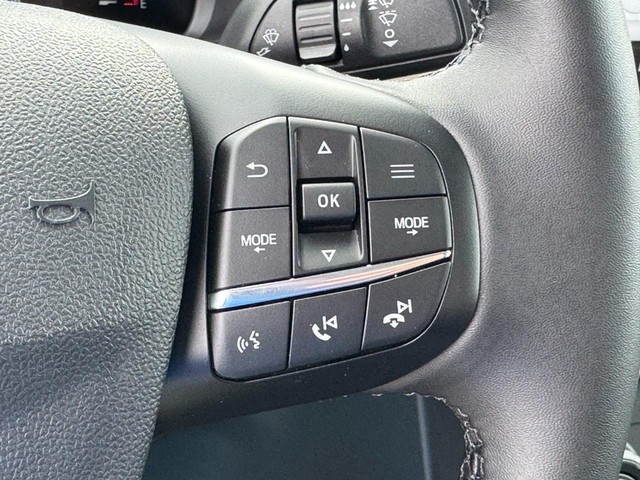 Ford Maverick Vehicle Image 11