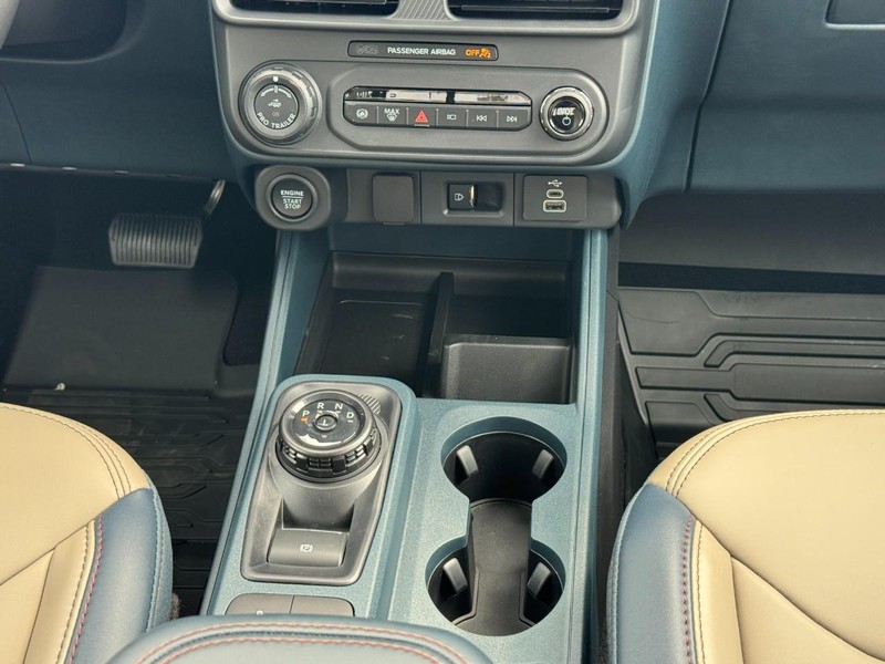 Ford Maverick Vehicle Full-screen Gallery Image 9