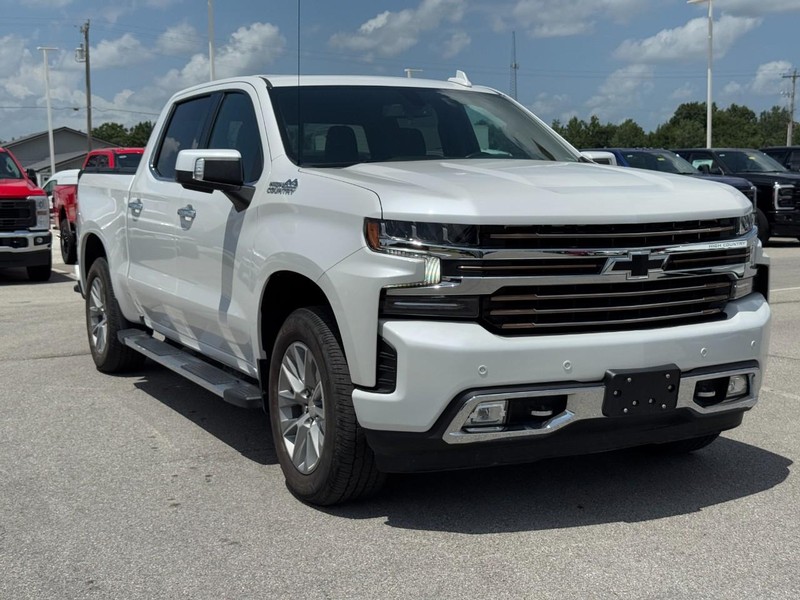 Chevrolet Silverado 1500 LTD Vehicle Full-screen Gallery Image 02