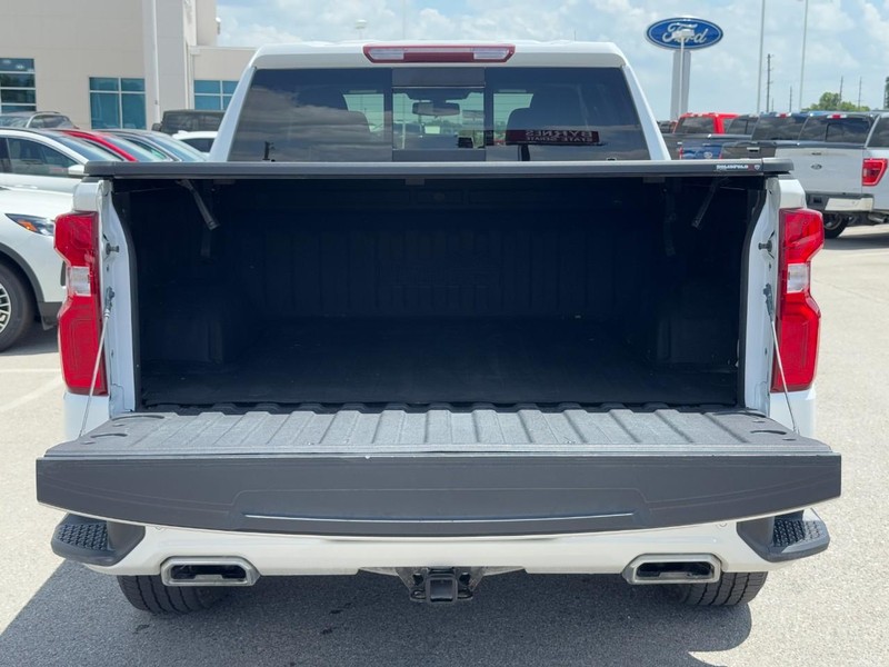 Chevrolet Silverado 1500 LTD Vehicle Full-screen Gallery Image 05
