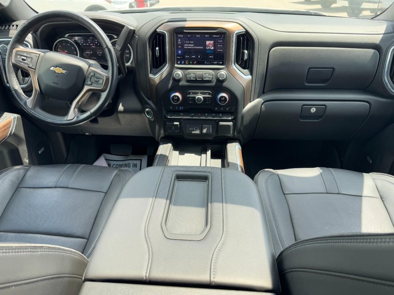 Chevrolet Silverado 1500 LTD Vehicle Full-screen Gallery Image 11