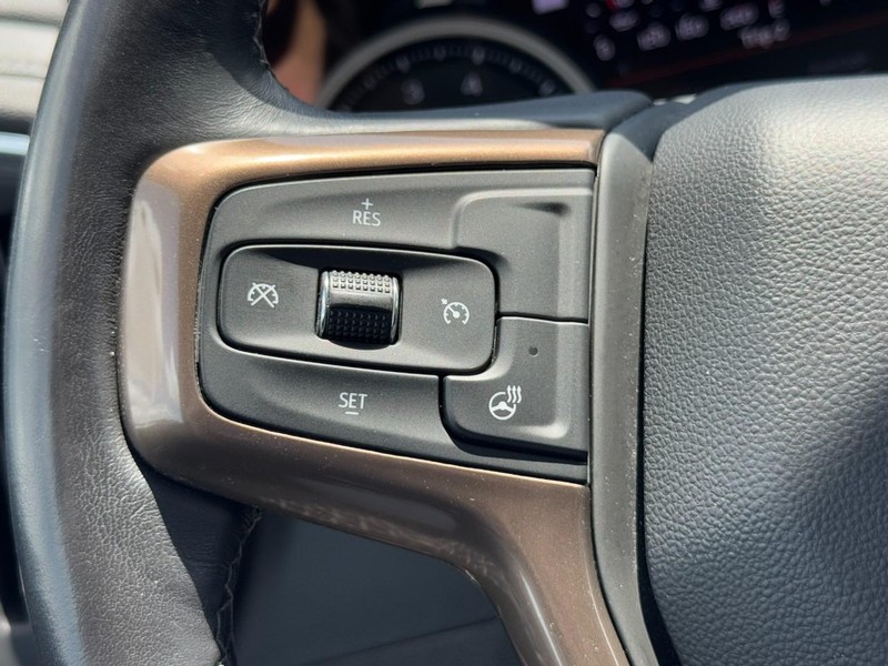 Chevrolet Silverado 1500 LTD Vehicle Full-screen Gallery Image 17