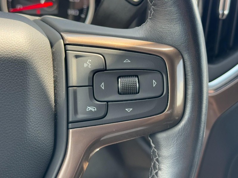 Chevrolet Silverado 1500 LTD Vehicle Full-screen Gallery Image 18