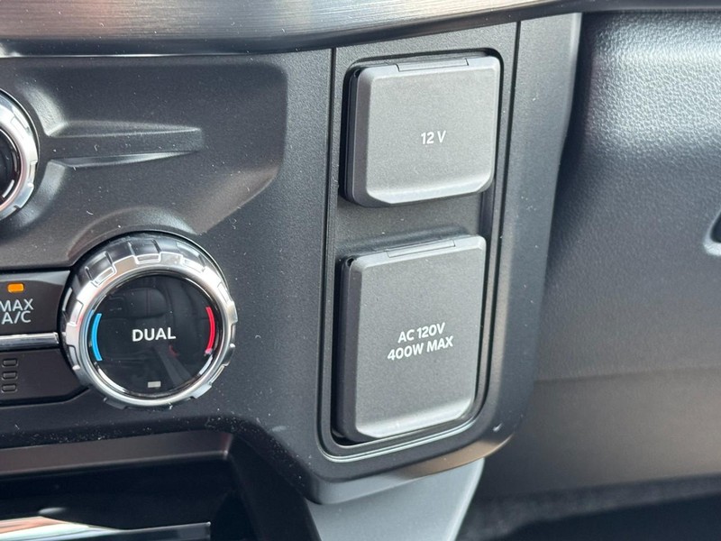 Ford Super Duty F-250 SRW Vehicle Full-screen Gallery Image 14