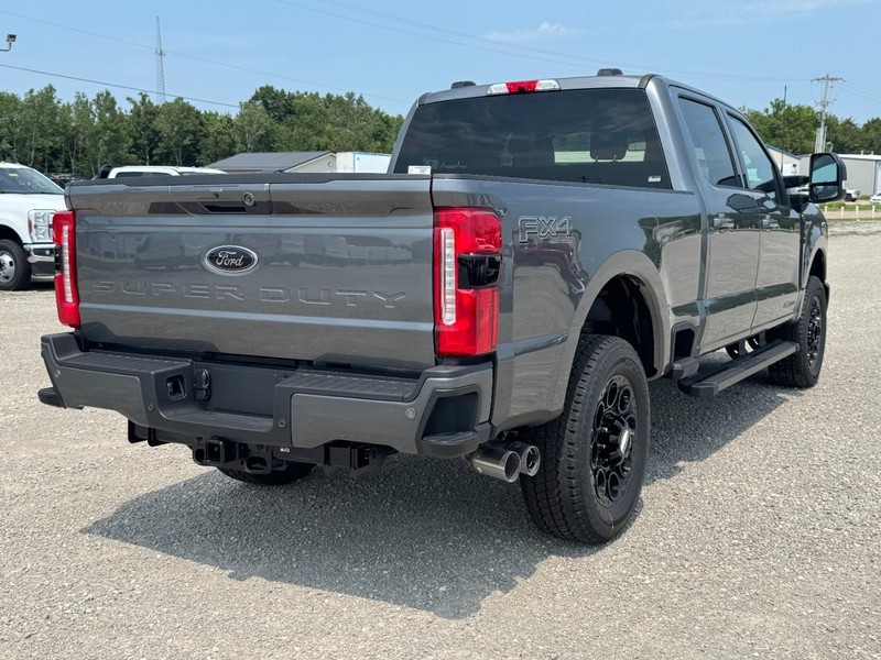 Ford Super Duty F-250 SRW Vehicle Image 03