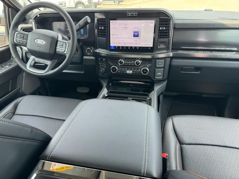 Ford Super Duty F-250 SRW Vehicle Image 06