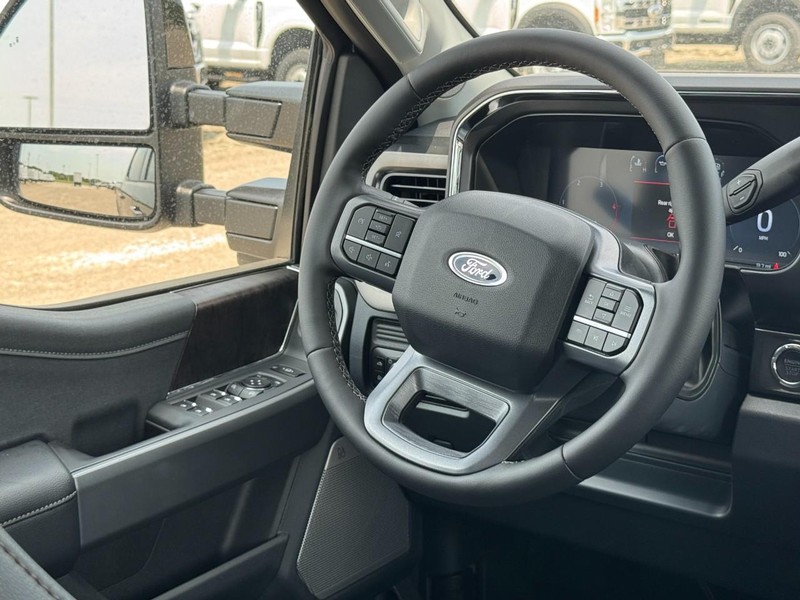 Ford Super Duty F-250 SRW Vehicle Image 07