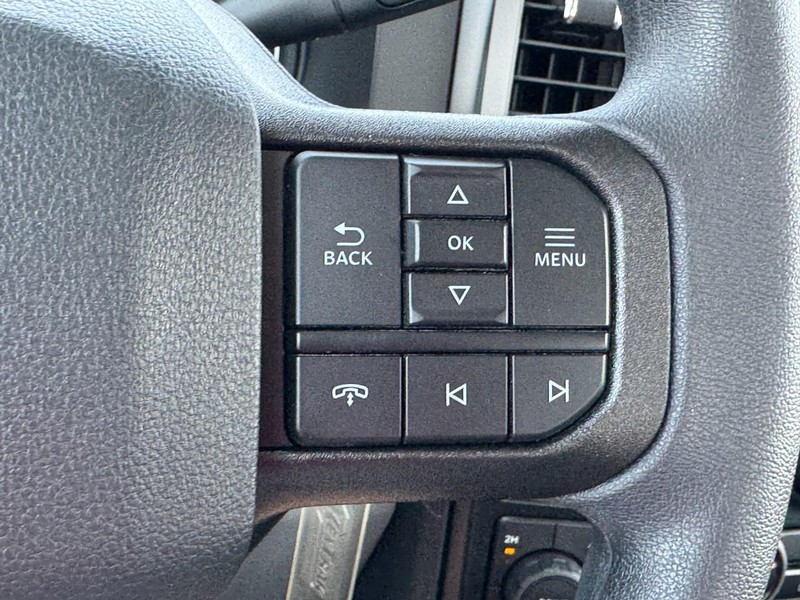 Ford Super Duty F-350 DRW Vehicle Image 11