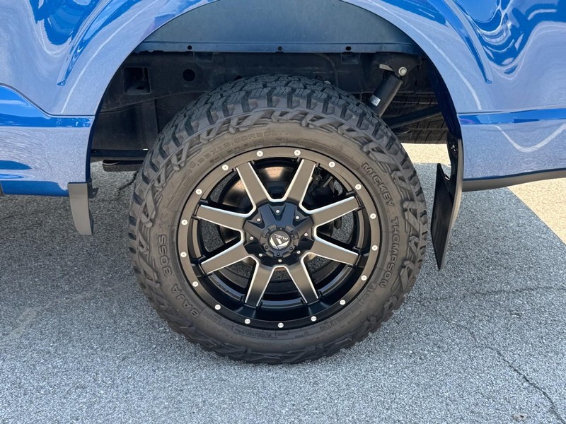Ford F-150 Vehicle Full-screen Gallery Image 7