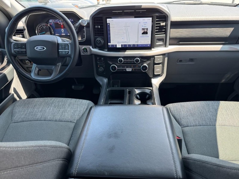 Ford F-150 Vehicle Full-screen Gallery Image 11