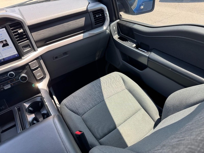 Ford F-150 Vehicle Full-screen Gallery Image 15