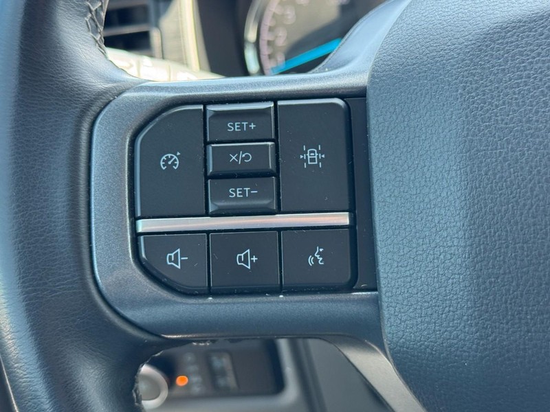 Ford F-150 Vehicle Full-screen Gallery Image 16