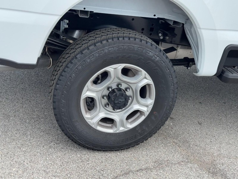 Ford Super Duty F-250 SRW Vehicle Image 04
