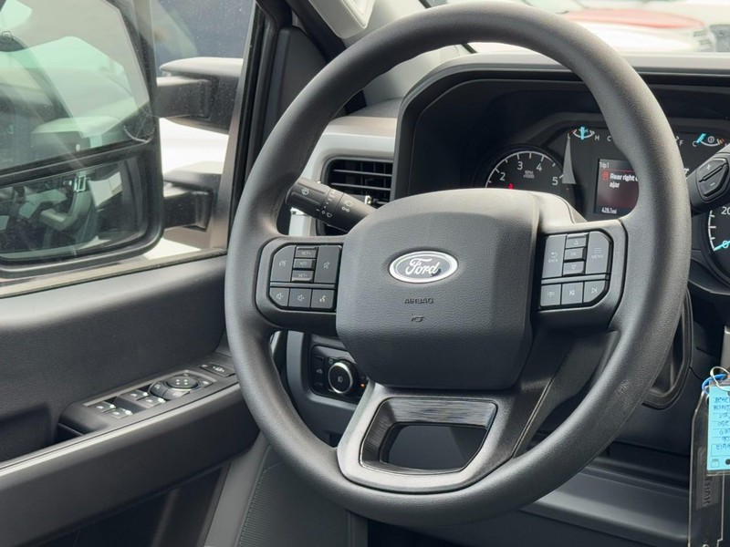 Ford Super Duty F-250 SRW Vehicle Image 07