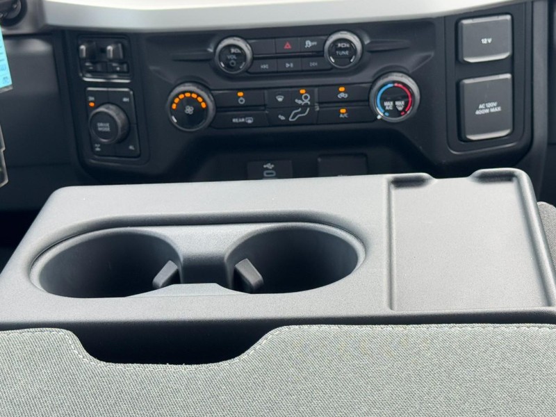 Ford Super Duty F-250 SRW Vehicle Image 09