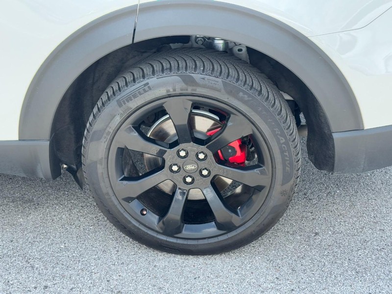 Ford Explorer Vehicle Image 07