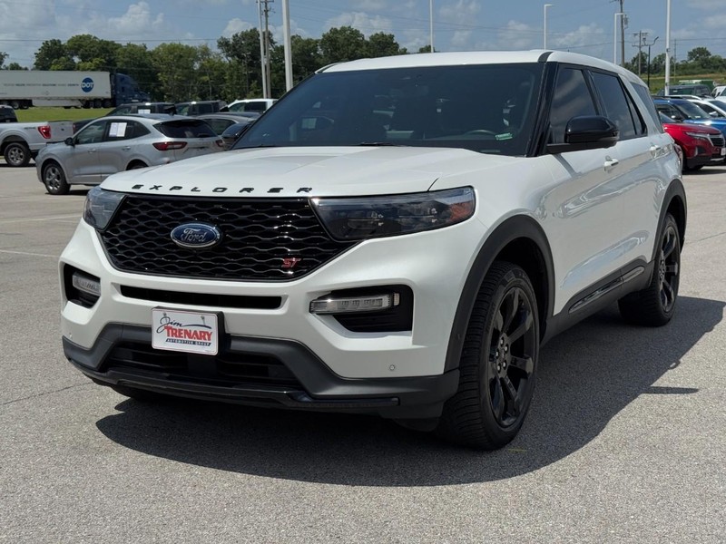 Ford Explorer Vehicle Image 08
