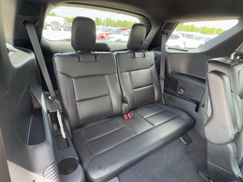 Ford Explorer Vehicle Image 11