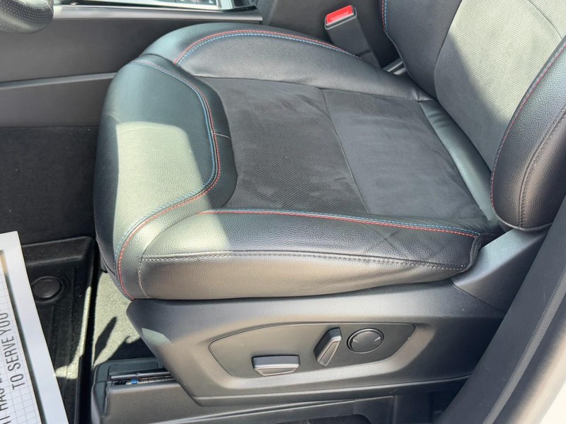 Ford Explorer Vehicle Image 26