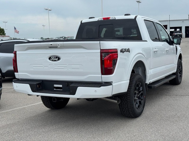 Ford F-150 Vehicle Full-screen Gallery Image 3