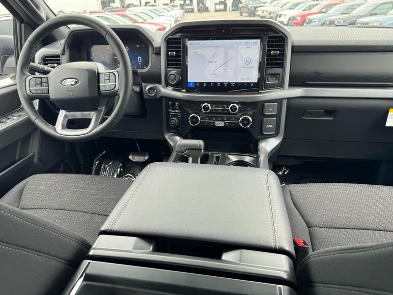 Ford F-150 Vehicle Full-screen Gallery Image 6