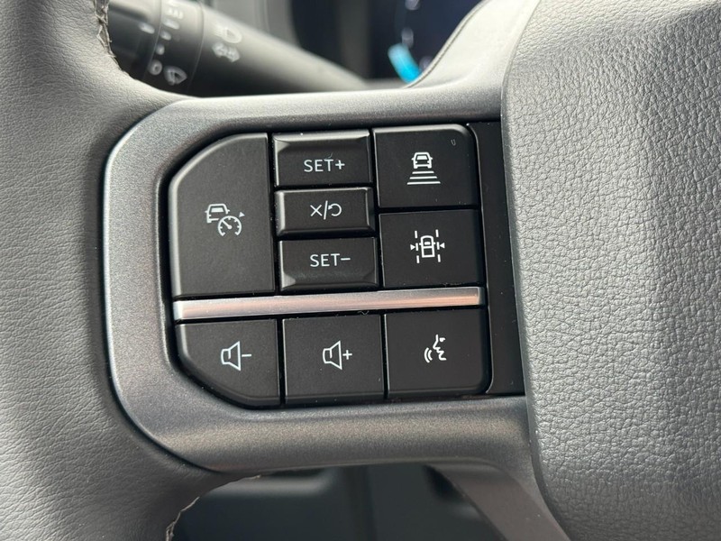 Ford F-150 Vehicle Full-screen Gallery Image 10