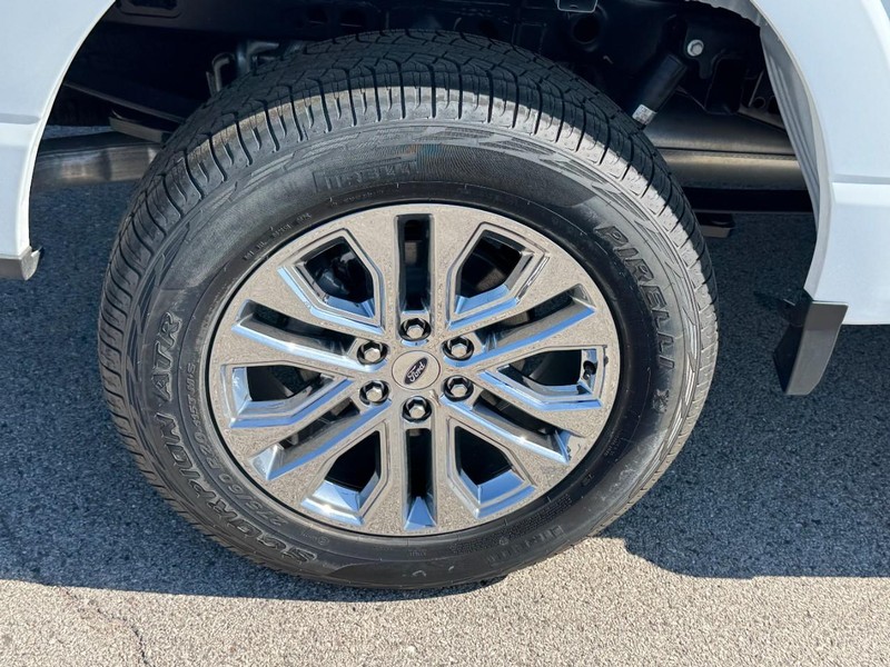 Ford F-150 Vehicle Full-screen Gallery Image 4