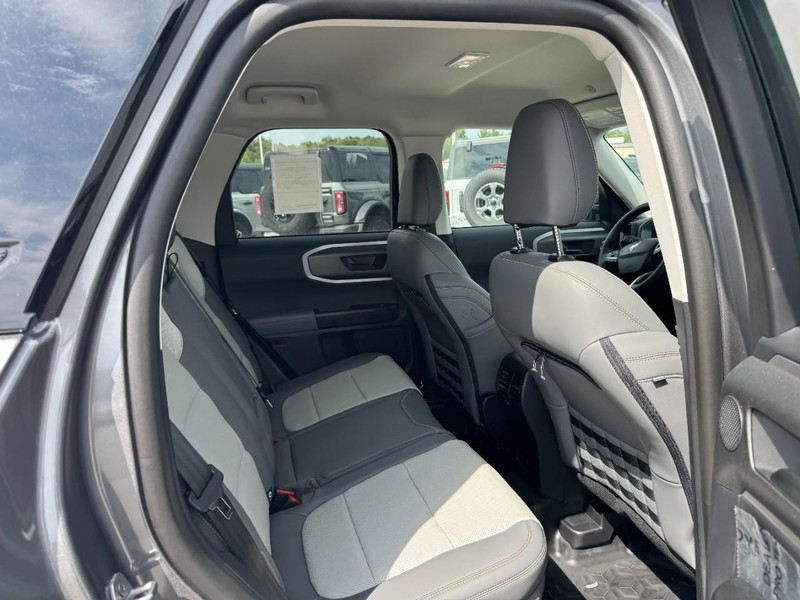 Ford Bronco Sport Vehicle Full-screen Gallery Image 5