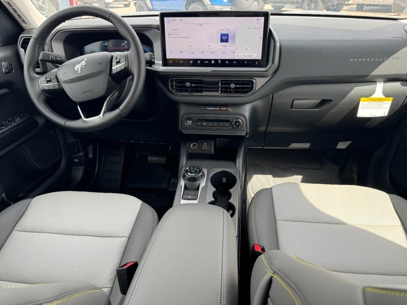 Ford Bronco Sport Vehicle Full-screen Gallery Image 6