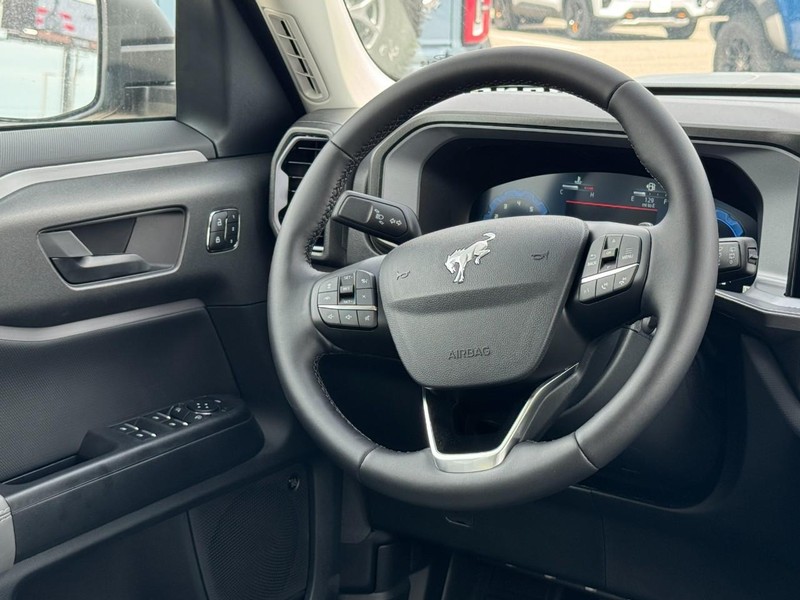 Ford Bronco Sport Vehicle Full-screen Gallery Image 7