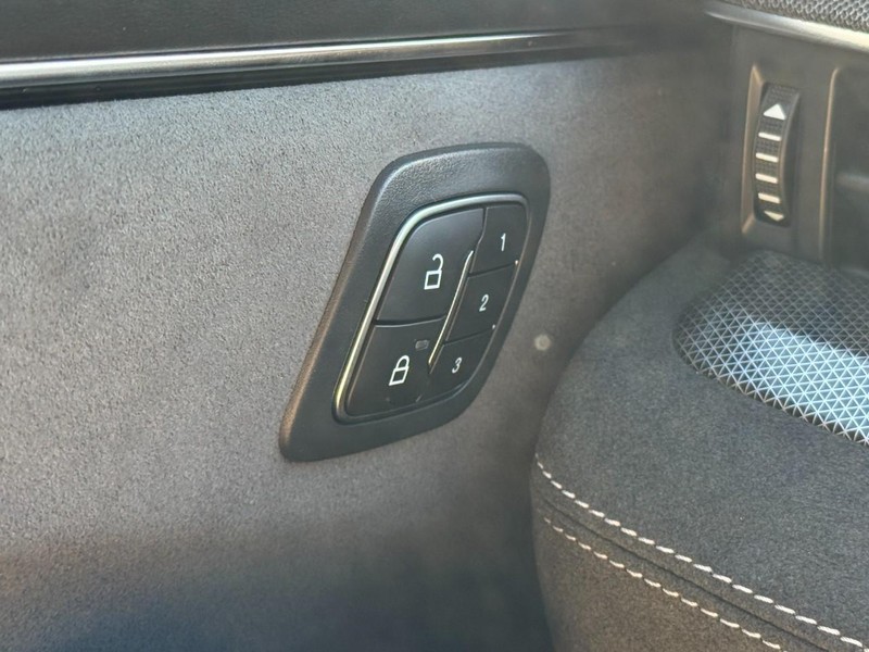 Ford Mustang Mach-E Vehicle Full-screen Gallery Image 10