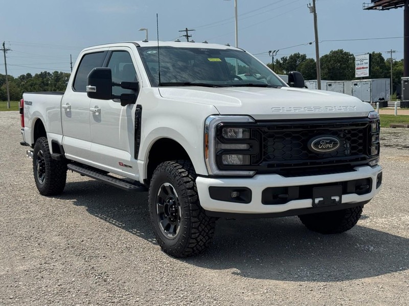 Ford Super Duty F-250 SRW Vehicle Image 02