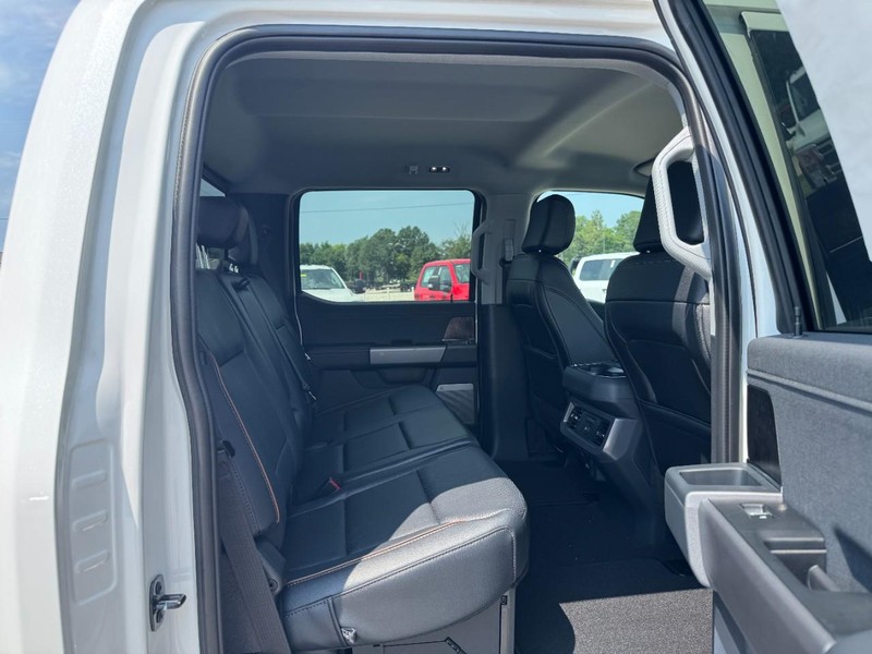 Ford Super Duty F-250 SRW Vehicle Image 05