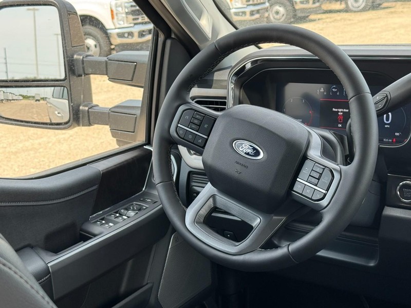 Ford Super Duty F-250 SRW Vehicle Image 07