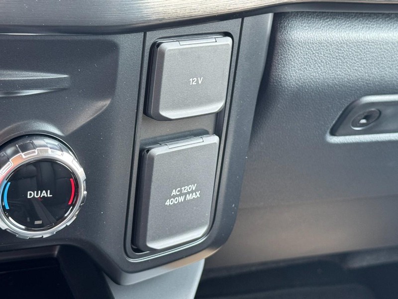 Ford Super Duty F-250 SRW Vehicle Image 14