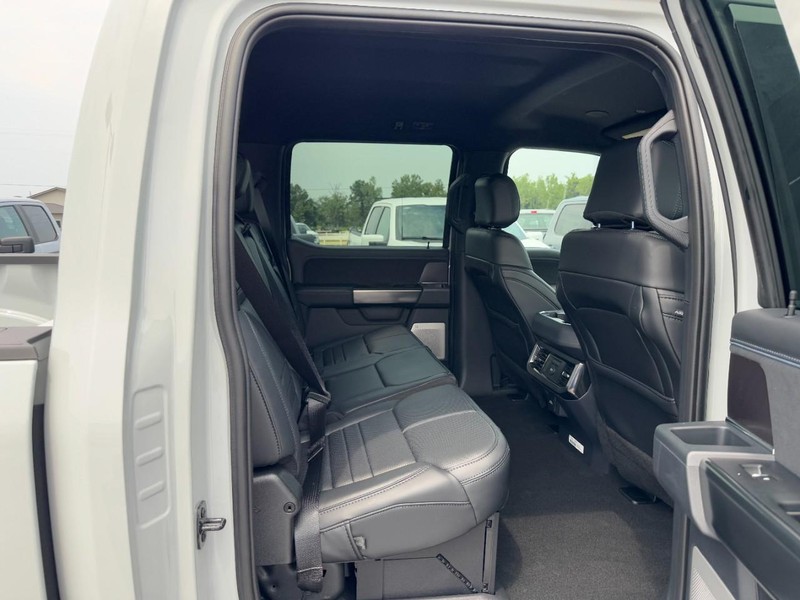 Ford Super Duty F-250 SRW Vehicle Image 05