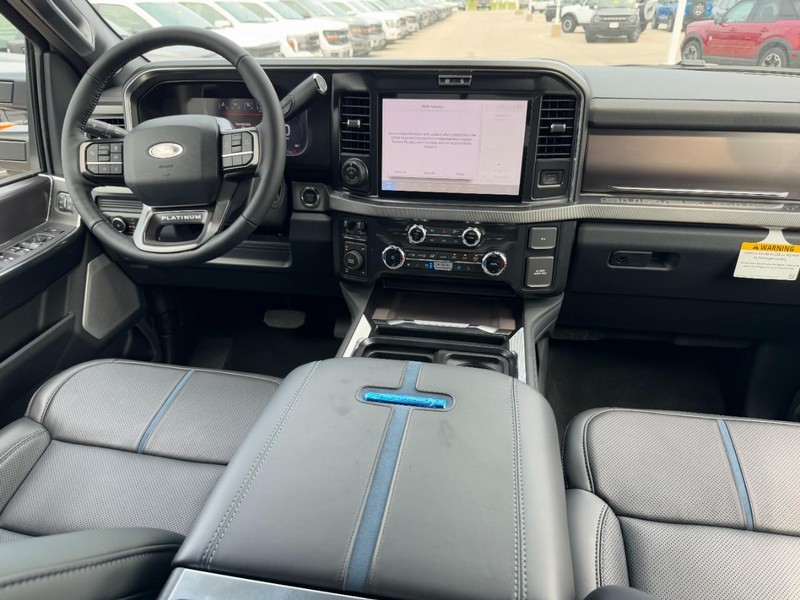 Ford Super Duty F-250 SRW Vehicle Image 06