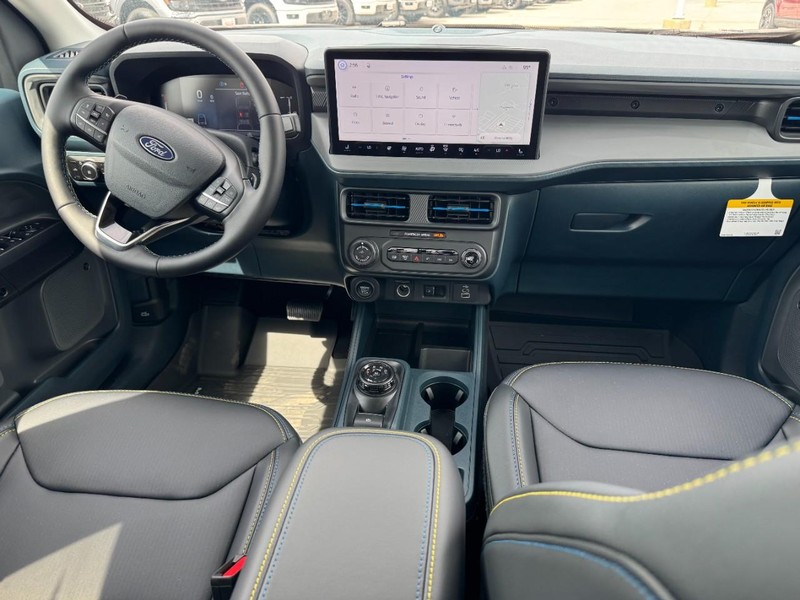 Ford Maverick Vehicle Full-screen Gallery Image 6