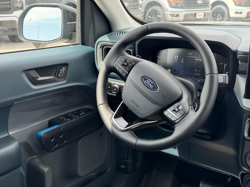 Ford Maverick Vehicle Full-screen Gallery Image 7